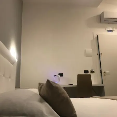 Base Plebiscito 4* Naples