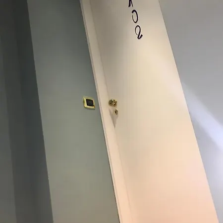 לינה וארוחת בוקר Base Plebiscito נאפולי