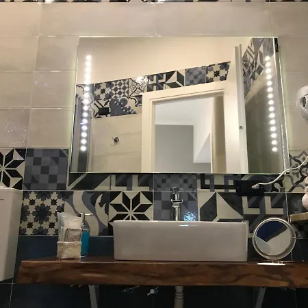 Base Plebiscito לינה וארוחת בוקר נאפולי