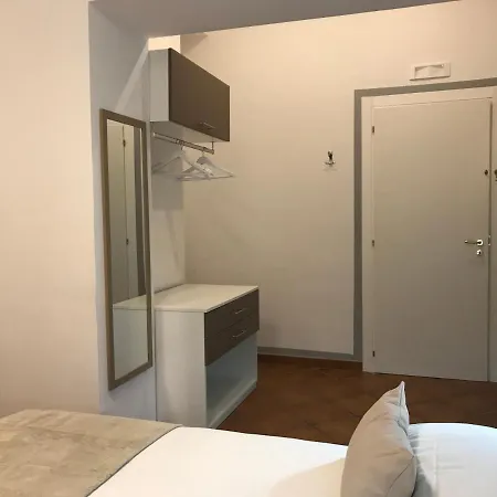 Bed and Breakfast Base Plebiscito 4*